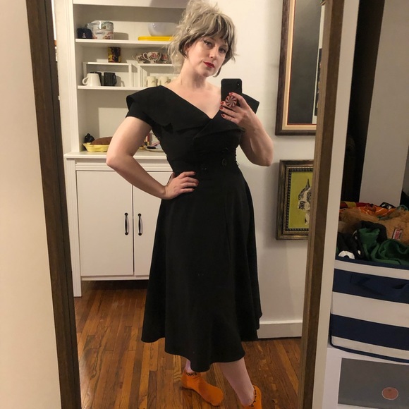 Bettie Page Vintage-inspired Black Party Dress with Buttons - Picture 3 of 3